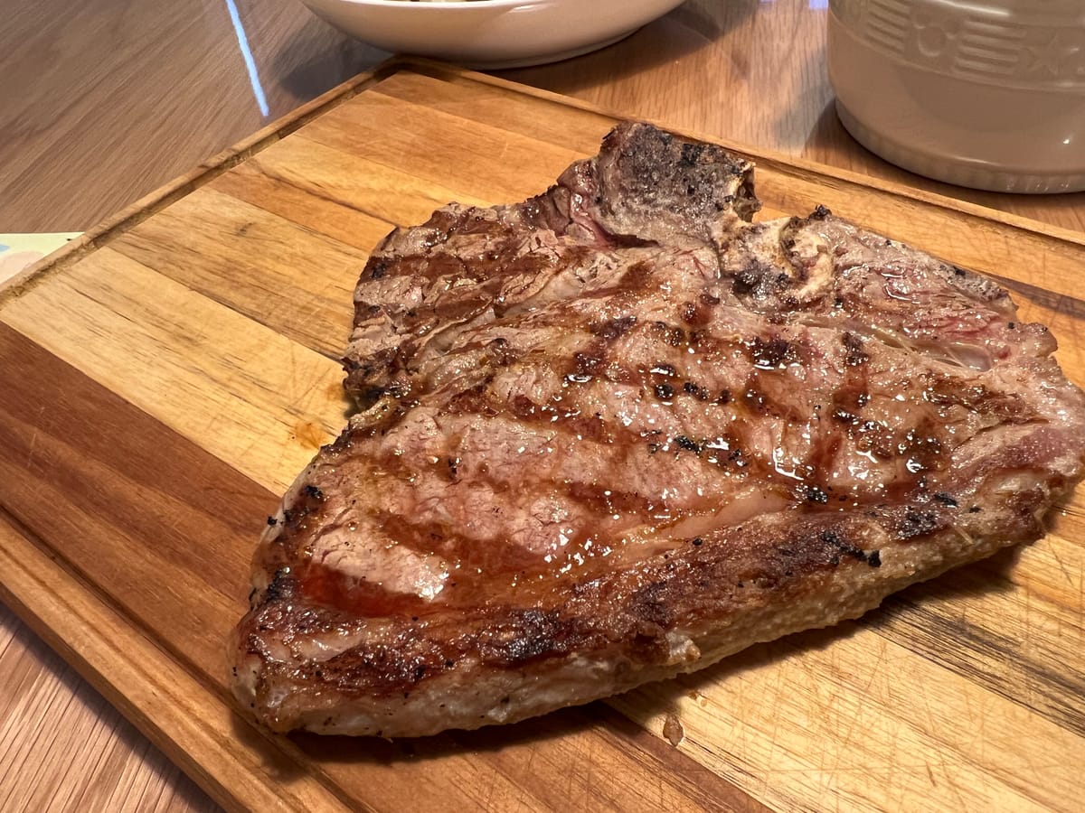 「炭より熱いぜ!“直火 vs. 遠火”で広がる我が家のBBQワールド」
